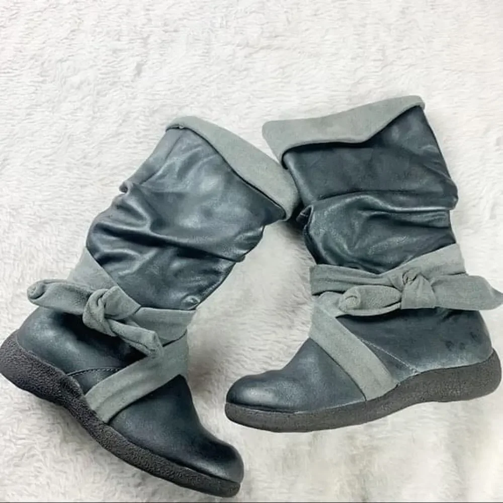 Sz 13.5 Girls Kenneth Cole Slouch Boots Vegan Leather Boots w Suede Trim